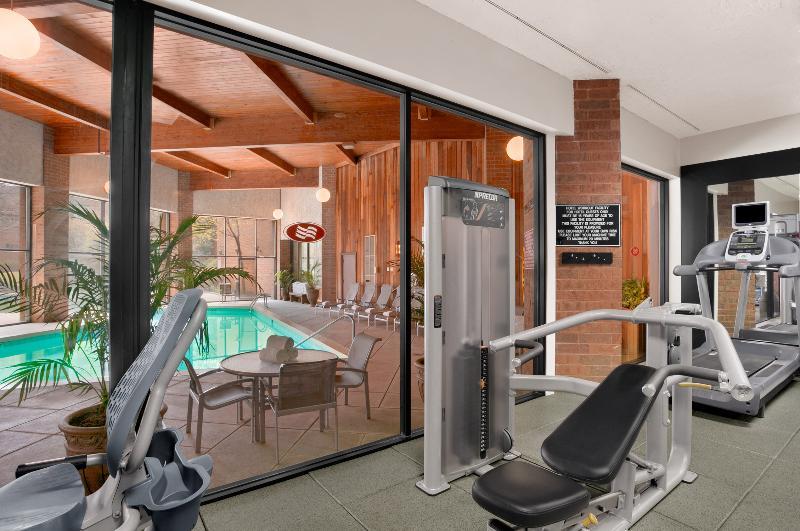 Crowne Plaza Columbus North - Worthington By Ihg Hotel Bagian luar foto
